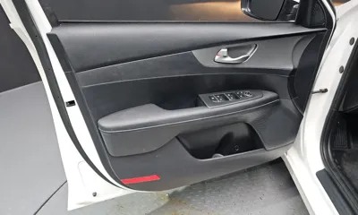 Kia K3 2020, 56017 км, за 8970.94 USD - фото 24