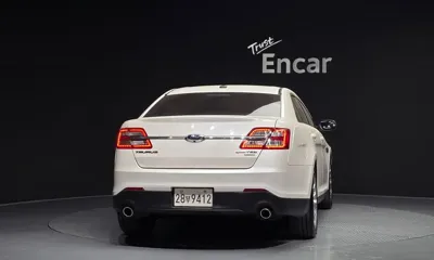 Ford Taurus 2017, 131316 км, за 5219.69 USD