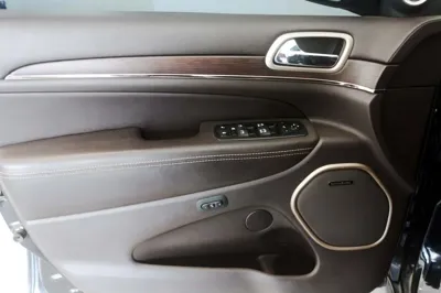 Jeep Cherokee 2016, 107000 км, за 10744.28 USD - фото 14