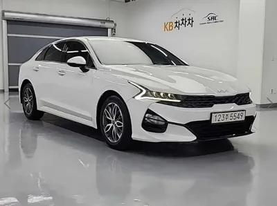 Kia K5 2023, 81713 км, за 14181.64 USD