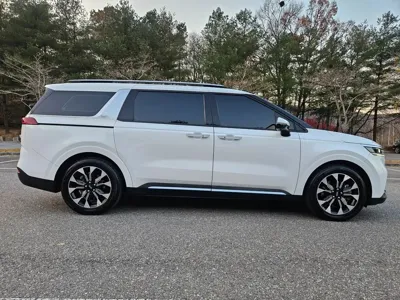 Kia Canival 2021, 112268 км, за 16225.15 USD