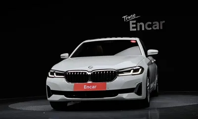 BMW 5-Series 2022, 40202 км, за 23311.24 USD