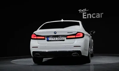 BMW 5-Series 2022, 40202 км, за 23311.24 USD