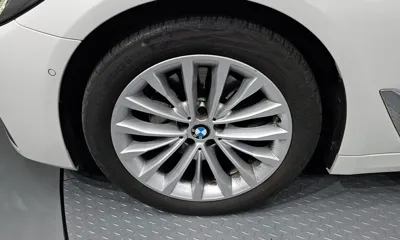 BMW 5-Series 2022, 40202 км, за 23311.24 USD