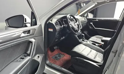 Volkswagen Tiguan 2018, 53460 км, за 13749.35 USD - фото 10