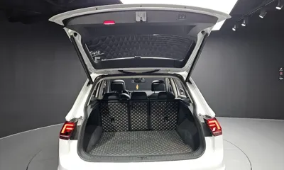 Volkswagen Tiguan 2018, 53460 км, за 13749.35 USD - фото 20