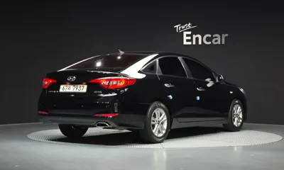 Hyundai Sonata 2015, 124407 км, за 4485.47 USD