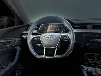Audi e-tron (Import) 2021, 81700 км, за 20570.53 USD - фото 14