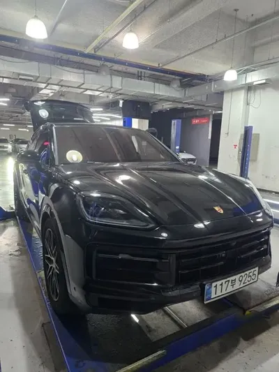 Porsche Cayenne 2025, 6963 км, за 110749.24 USD