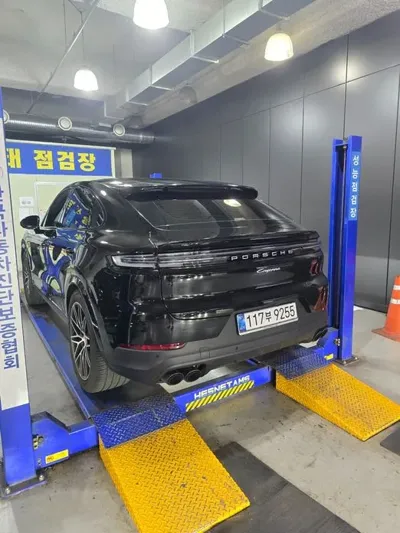 Porsche Cayenne 2025, 6963 км, за 110749.24 USD