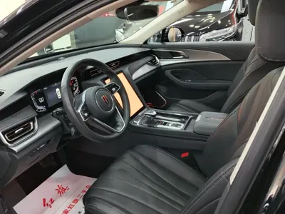 Hongqi Hongqi H5 2023, 83000 км, за 11184.98 USD