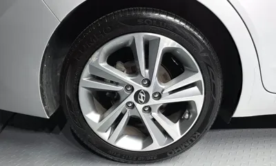 Hyundai Avante 2017, 70786 км, за 5513.98 USD
