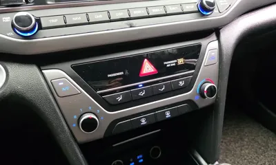 Hyundai Avante 2017, 70786 км, за 5513.98 USD - фото 16