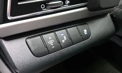 Hyundai Avante 2017, 70786 км, за 5513.98 USD - фото 18