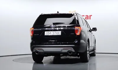 Ford Explorer 2017, 129555 км, за 9122.16 USD