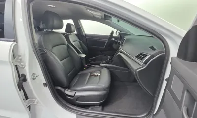 Hyundai Avante 2018, 105484 км, за 5901.27 USD - фото 10