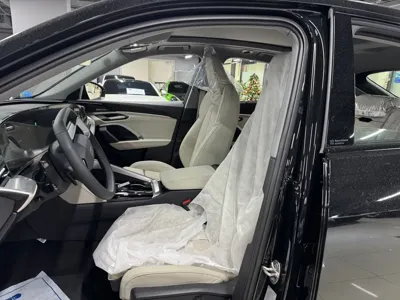 Audi Q5 2025, 17 км, за 62913.85 USD