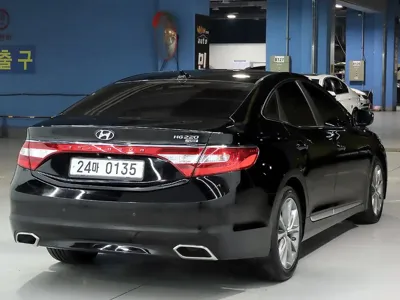 Hyundai Grandeur 2016, 290749 км, за 2980.13 USD