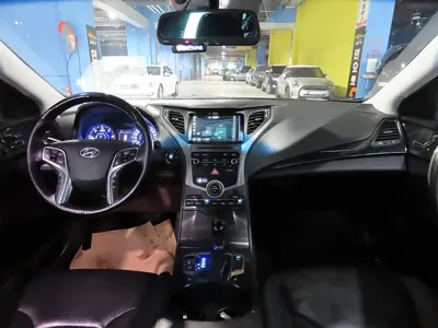 Hyundai Grandeur 2016, 290749 км, за 2980.13 USD