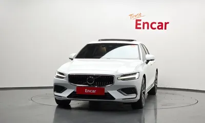 Volvo S60 2025, 12356 км, за 29539.19 USD