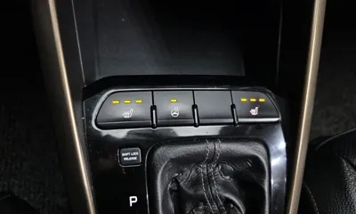 Kia Stonic 2018, 143098 км, за 6432.98 USD - фото 31