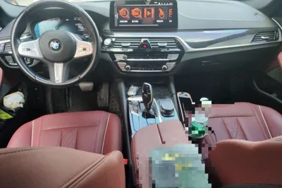 BMW 5 Series 2022, 25299 км, за 37316 USD - фото 9