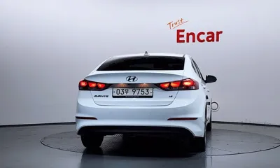 Hyundai Avante 2018, 40673 км, за 8595.43 USD