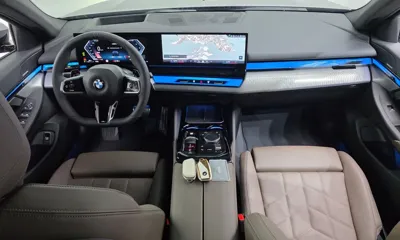 BMW 5-Series 2025, 9295 км, за 43743.08 USD - фото 7