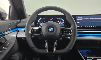 BMW 5-Series 2025, 9295 км, за 43743.08 USD - фото 13