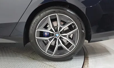 BMW 5-Series 2025, 9295 км, за 43743.08 USD - фото 21