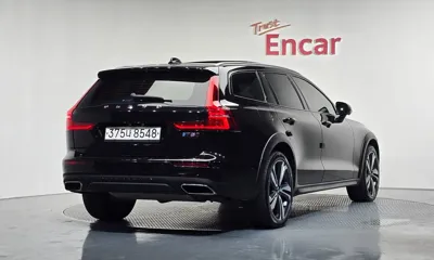 Volvo V60 2020, 75467 км, за 18476.81 USD