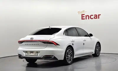 Hyundai Grandeur 2022, 125857 км, за 11823.43 USD