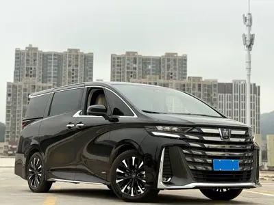 Toyota Vellfire 2024, 28000 км, за 118891.16 USD