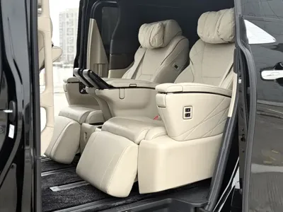 Toyota Vellfire 2024, 28000 км, за 118891.16 USD