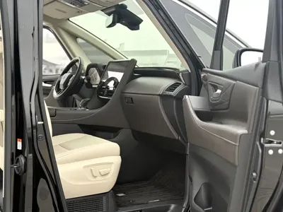 Toyota Vellfire 2024, 28000 км, за 118891.16 USD - фото 7