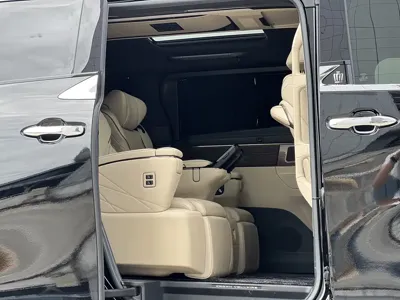 Toyota Vellfire 2024, 28000 км, за 118891.16 USD - фото 9