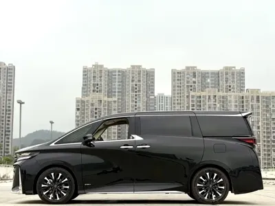 Toyota Vellfire 2024, 28000 км, за 118891.16 USD - фото 16