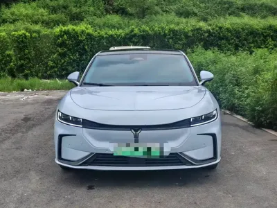 Voyah Zeekr 2023, 110000 км, за 14085.75 USD
