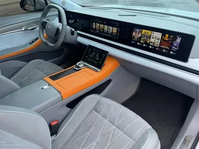 Voyah Zeekr 2023, 110000 км, за 14085.75 USD