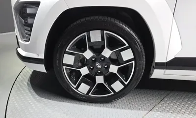 Hyundai Kona 2023, 83321 км, за 19320.86 USD