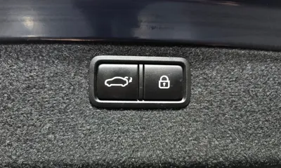 Hyundai Genesis 2016, 138474 км, за 7816.6 USD - фото 20