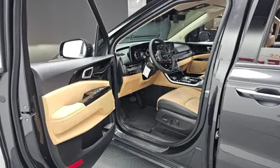 Kia Canival 2023, 8390 км, за 22149.85 USD - фото 10