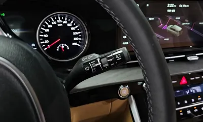 Kia Canival 2023, 8390 км, за 22149.85 USD - фото 20
