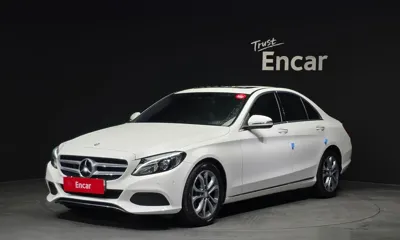 Mercedes-Benz C-Class · 2017 год