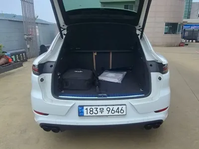 Porsche Cayenne 2023, 54000 км, за 72206.91 USD - фото 6