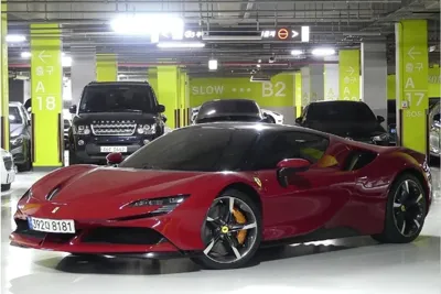 Ferrari SF90 2022, 4000 км, за 277661.81 USD