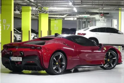 Ferrari SF90 2022, 4000 км, за 277661.81 USD