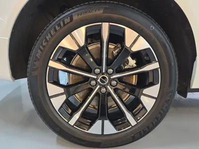 Volvo XC60 2026, 3951 км, за 47780 USD
