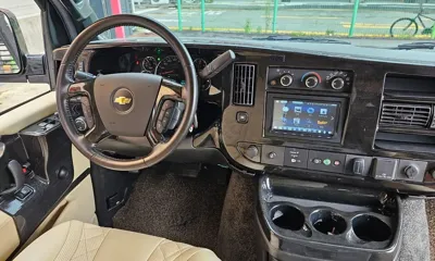 Chevrolet Express Van 2017, 49317 км, за 29230.15 USD - фото 7