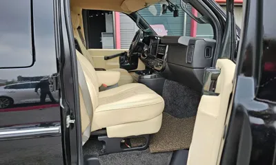 Chevrolet Express Van 2017, 49317 км, за 29230.15 USD - фото 11